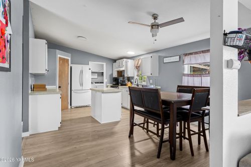 111 Goose Haven Ln, Yakima, WA, 98901-8336 | Card Image