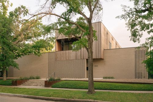 2021 Albans Rd, Houston, TX, 77005-1642 | Card Image