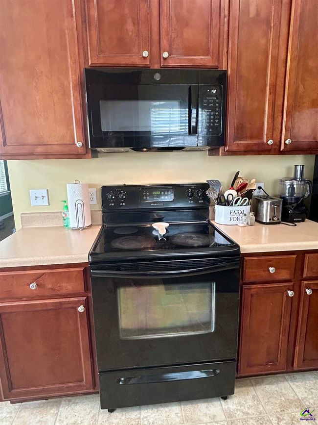 208 Burr Dr, House other with 3 bedrooms, 2 bathrooms and null parking in Byron GA | Image 26