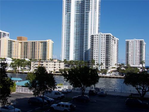 apt-402-800 Parkview Dr, Hallandale Beach, FL, 33009-8900 | Card Image