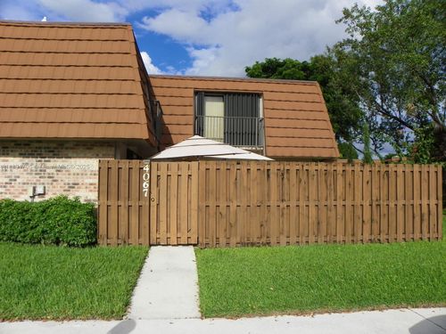 4067 Wimbledon Dr, Hollywood, FL, 33026-1134 | Card Image