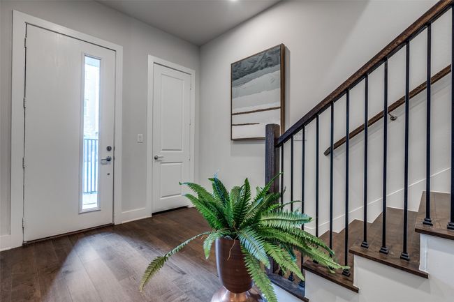 APT-501 - 381 E Greenbriar Ln, Townhouse with 3 bedrooms, 4 bathrooms and null parking in Dallas TX | Image 4
