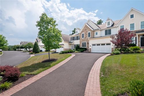 1970 Carriage Knoll Dr, Bethlehem, PA, 18015-5567 | Card Image