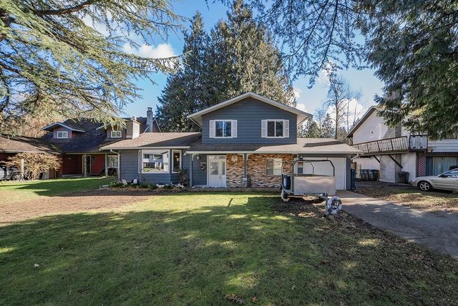 10256 145 Street, House other with 3 bedrooms, 2 bathrooms and 4 parking in Surrey BC | Image 2