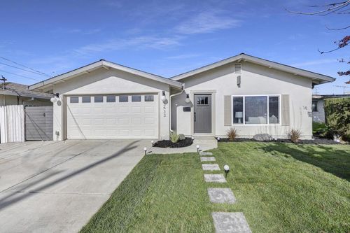 3633 Independence Rd, Fremont, CA, 94538-6107 | Card Image