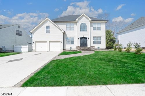 11 Chancellor Park Dr, Mays Landing, NJ, 08330-2047 | Card Image