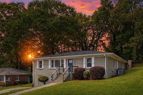 2353 Larchwood Rd Sw, Atlanta, GA, 30310-1055 | Card Image