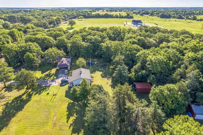 906 County Road 2770, House other with 3 bedrooms, 3 bathrooms and null parking in Honey Grove TX | Image 34