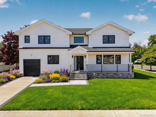 2 Lee Pl, Old Bethpage, NY, 11804-1420 | Card Image