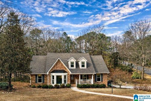 6733 Remington Cir, Hoover, AL, 35124-3111 | Card Image