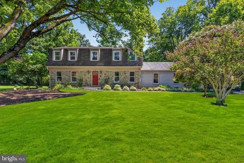 723 Forest Ridge Dr, Great Falls, VA, 22066-2909 | Card Image