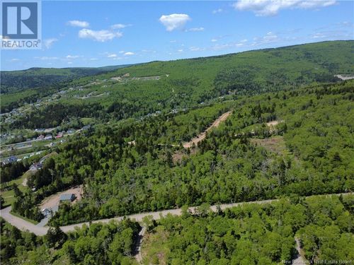 2 Chignecto Dr, Alma, NB, E4H | Card Image