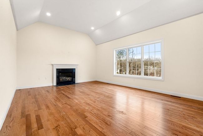 UNIT-3 - 66 Parish Rd, House other with 4 bedrooms, 3 bathrooms and 2 parking in Georgetown MA | Image 14