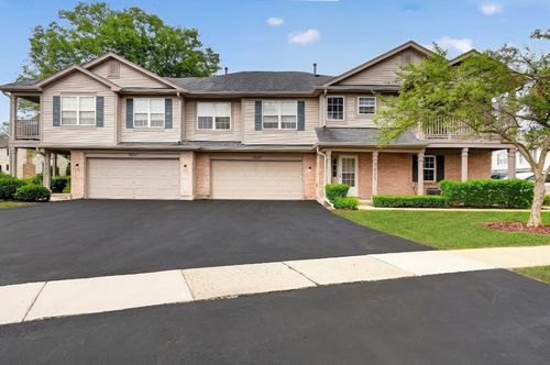 7029-7029 S Stratton Ln, Gurnee, IL, 60031-5215 | Card Image