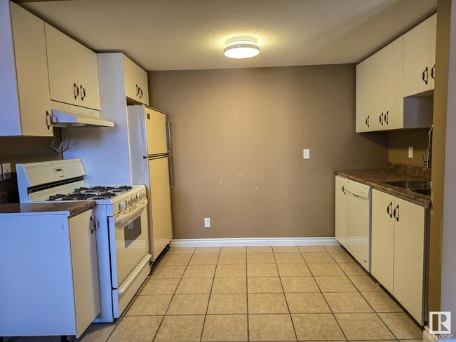 492 Stanley Close, House other with 5 bedrooms, 3 bathrooms and null parking in Spring Lake AB | Image 22