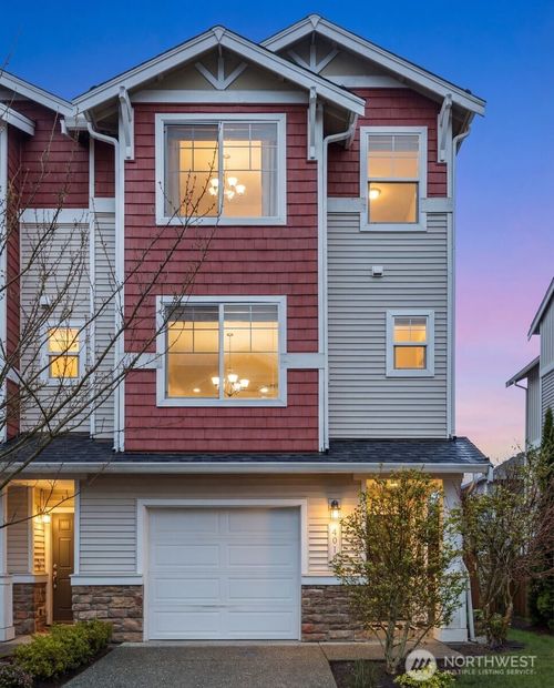 b-401 126th Pl Se, Everett, WA, 98208-6423 | Card Image