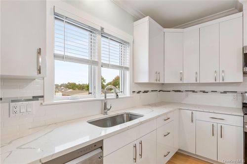 179 Adelphi Ave, Harrison, NY, 10528-2617 | Card Image