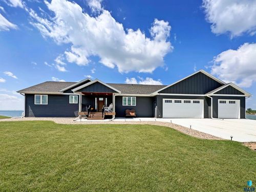 21133 Gregs Dr Drive, Lake Preston, SD, 57249 | Card Image