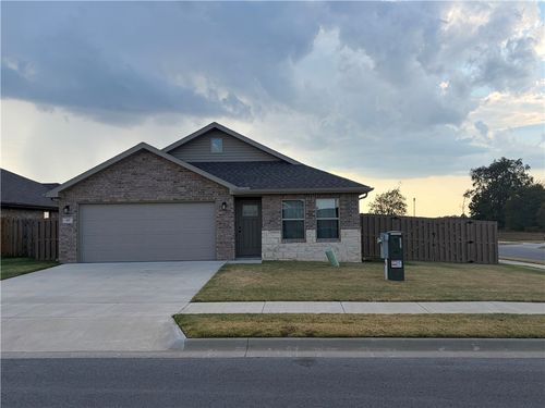 613 Jackson Ln, Pea Ridge, AR, 72751-4057 | Card Image