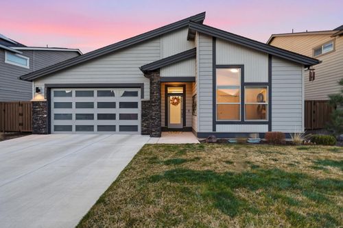 3016 Ne Moreno Pl, Bend, OR, 97701-3996 | Card Image
