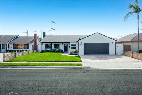 6082 Royalist Dr, Huntington Beach, CA, 92647-3257 | Card Image