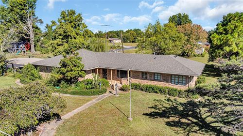 1200 E Smith, Stratford, OK, 74872-4500 | Card Image