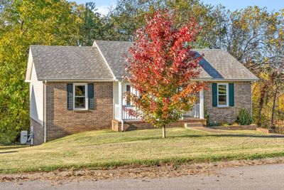 834 Buckhorn Dr, House other with 3 bedrooms, 2 bathrooms and 4 parking in Clarksville TN | Image 2