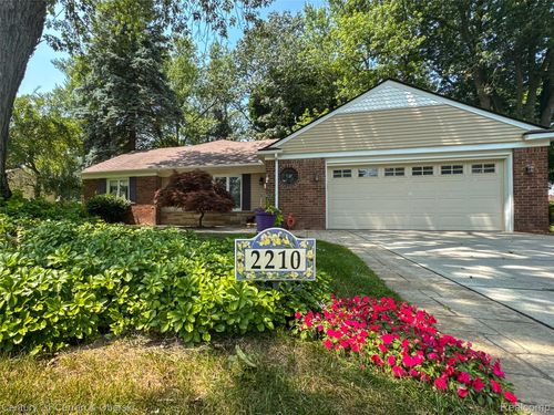 2210 Lancaster Rd, Bloomfield Hills, MI, 48302-0637 | Card Image