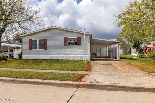 42 Periwinkle Dr, Olmsted Twp, OH, 44138-3000 | Card Image