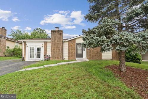 805 N York Rd, STERLING, VA, 20164-3714 | Card Image
