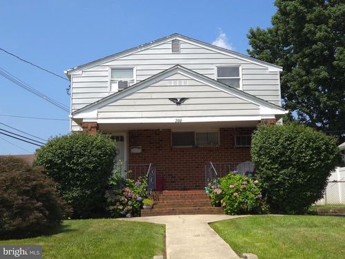 200 E Roland Rd, Brookhaven, PA, 19015-3329 | Card Image