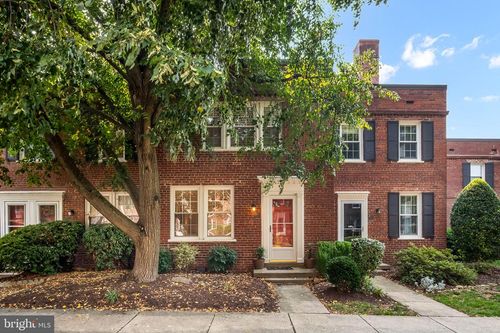687-2600 16th St S, ARLINGTON, VA, 22204-4949 | Card Image