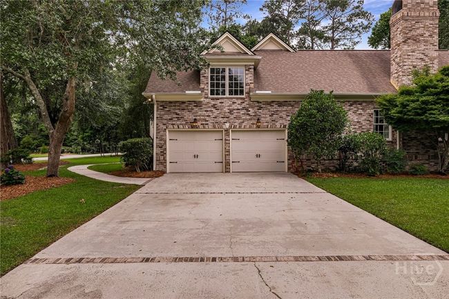 Driveway to 2-car garage | Image 44