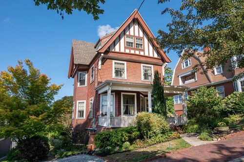 20 Hillside Ave, Medford, MA, 02155-2935 | Card Image