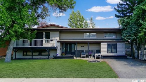 1311 Jubilee Dr, Swift Current, SK, S9H2A5 | Card Image