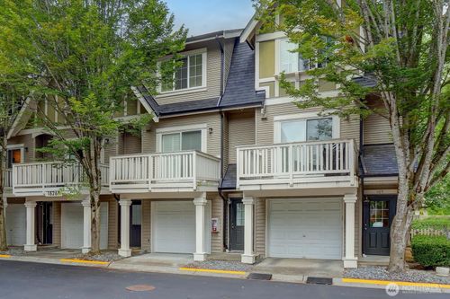 104-18268 Ne 97th Way, Redmond, WA, 98052-8640 | Card Image