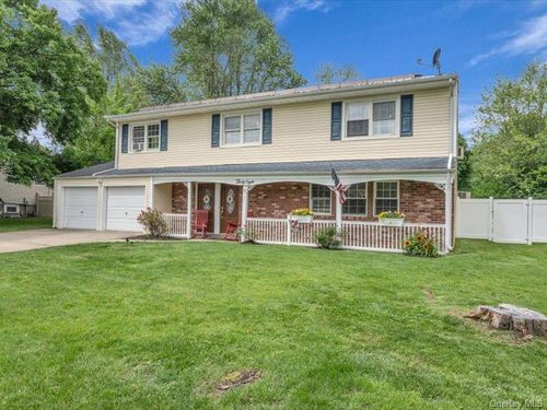 38 Nadine Ln, Port Jefferson Station, NY, 11776-2849 | Card Image