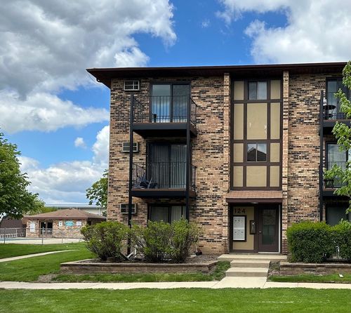 124-e-124 Klein Creek Ct, Carol Stream, IL, 60188-3701 | Card Image