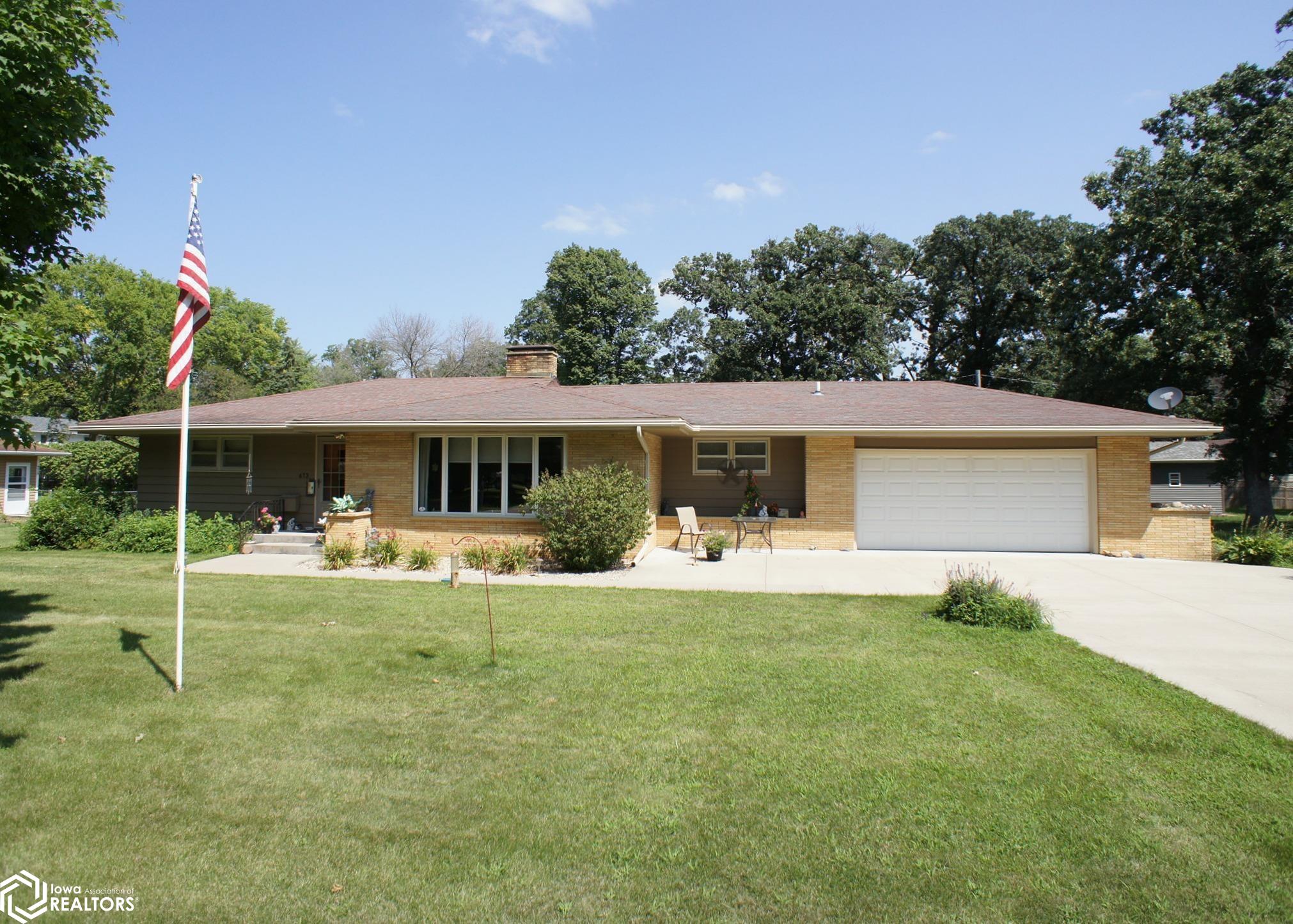 Lynndale Dr, Webster City, IA 50595