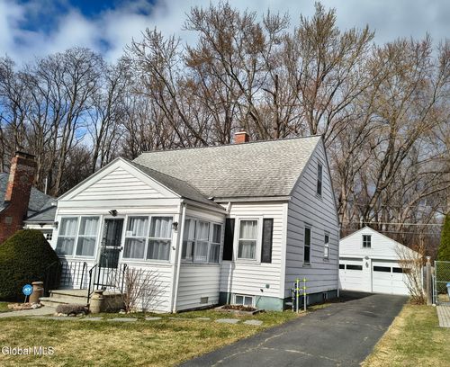3 Crescent Dr, Albany, NY, 12208-1207 | Card Image