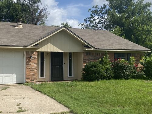 320 Applewood Ln, Hewitt, TX, 76643-3057 | Card Image