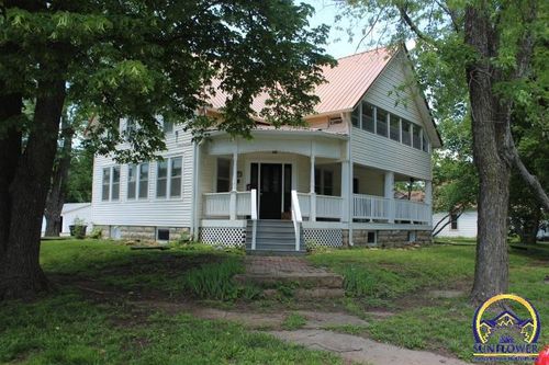 301 N Cedar St, Overbrook, KS, 66524-9518 | Card Image