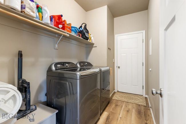 Mudroom and laundry | Image 38
