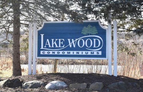 21-S77W19447 Lakewood Drive, Muskego, WI, 53150 | Card Image