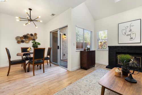 226 Birch Creek Dr, Pleasanton, CA, 94566-6781 | Card Image