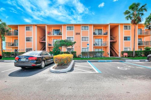 apt-301-250 Palm Cir W, Pembroke Pines, FL, 33025-1188 | Card Image