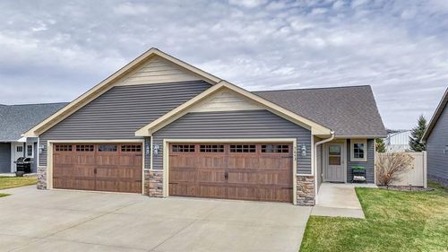 5643 Green Park Dr, Eau Claire, WI, 54703-3996 | Card Image