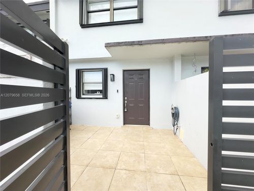 211-8010 Sw 152nd Ave, Miami, FL, 33193-1383 | Card Image