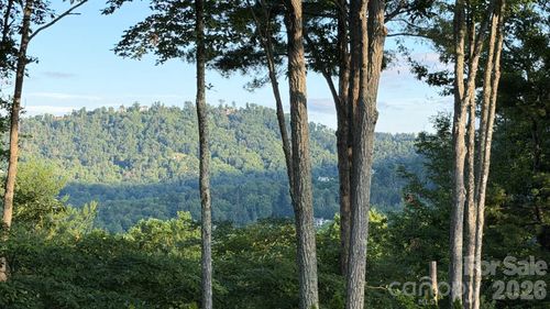 152 Skyview Cir, Asheville, NC, 28804-2762 | Card Image