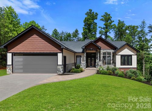 69 Village Pointe Ln, Asheville, NC, 28803-2761 | Card Image